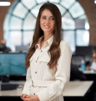 Blanca Miñano, CEO y fundadora de SKINVITY, destacada en la Revista Emprendedores España.