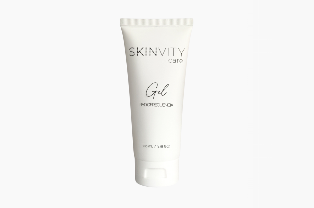 Envase blanco del Gel de Radiofrecuencia SKINVITY de 100 ml sobre fondo claro.