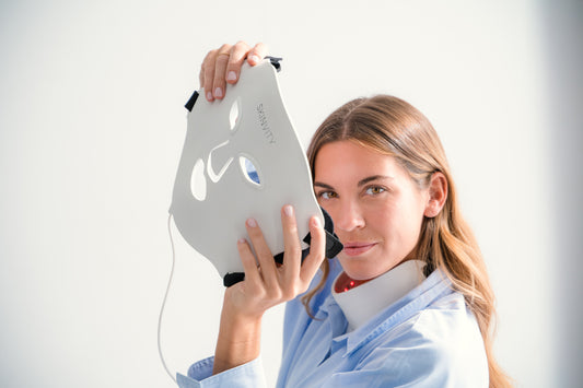 Máscara LED facial: qué es, para qué sirve y cuál comprar en España