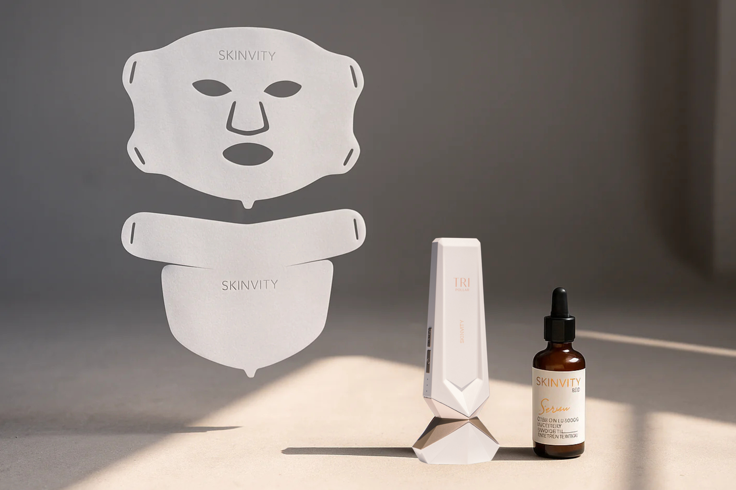 SE MUESTRA MASCARA FACIAL LED, TRIPOLLAR AURA Y SERUM