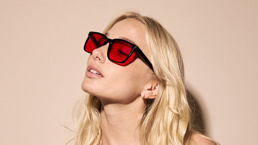 Occhiali con filtro rosso — Red Filter Glasses